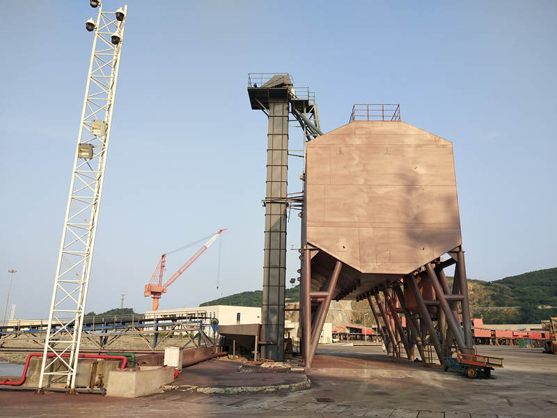 龍山船廠砂庫(kù)斗式提升機(jī)